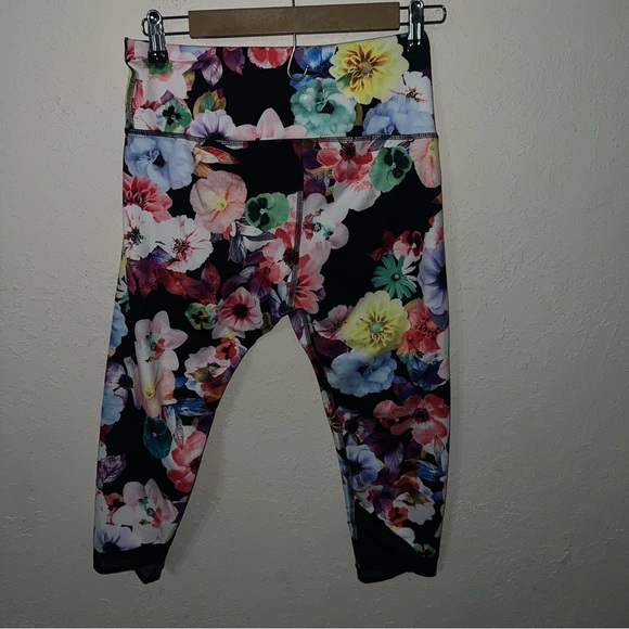 Old Navy Floral High-Rise Mesh-Hem
Compression Crop Leggings Size Large Petite - Picture 6 of 8